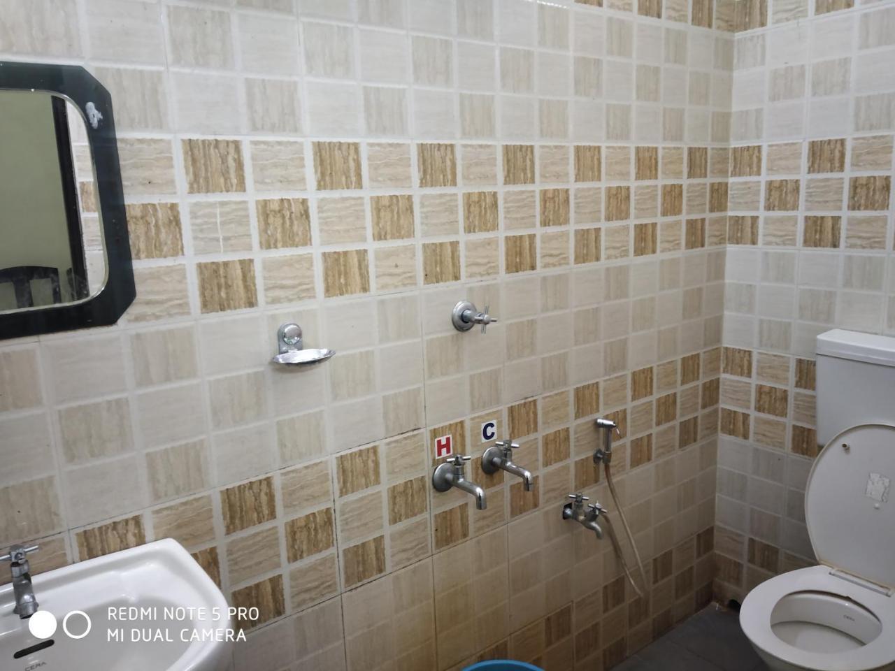 Hotel Woodlands Chottanikara Bagian luar foto