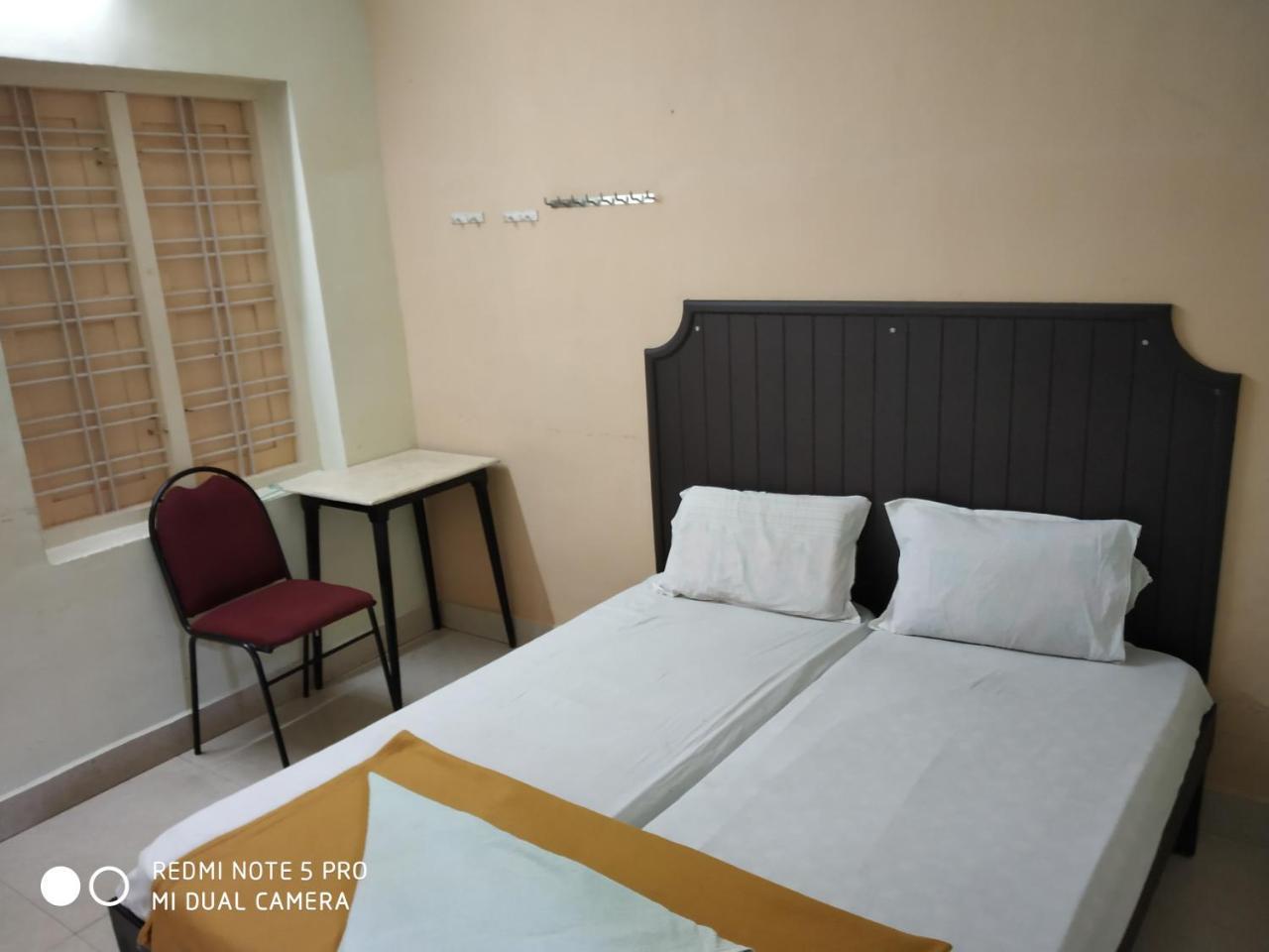 Hotel Woodlands Chottanikara Bagian luar foto